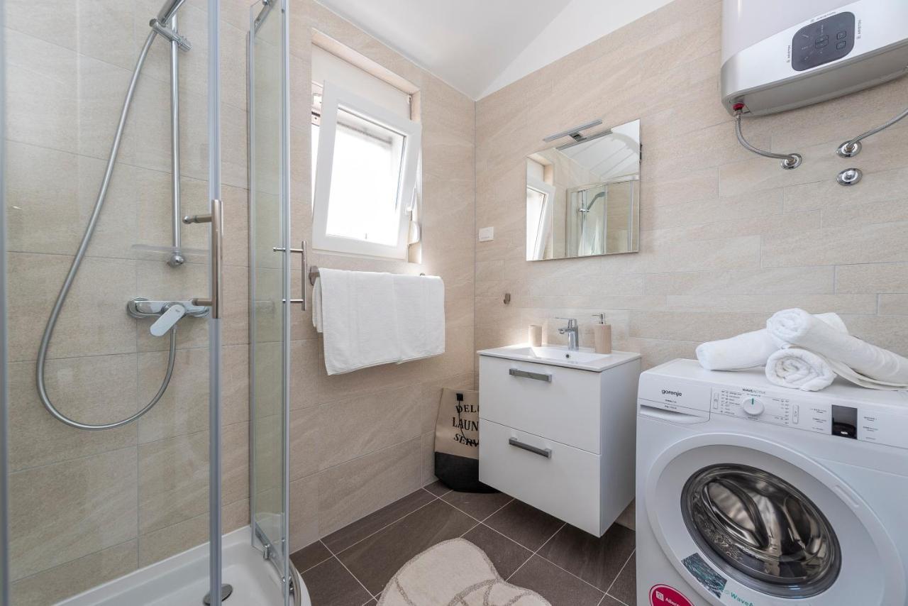 Luxury Apartments - La Vir 1 & 2 Kültér fotó