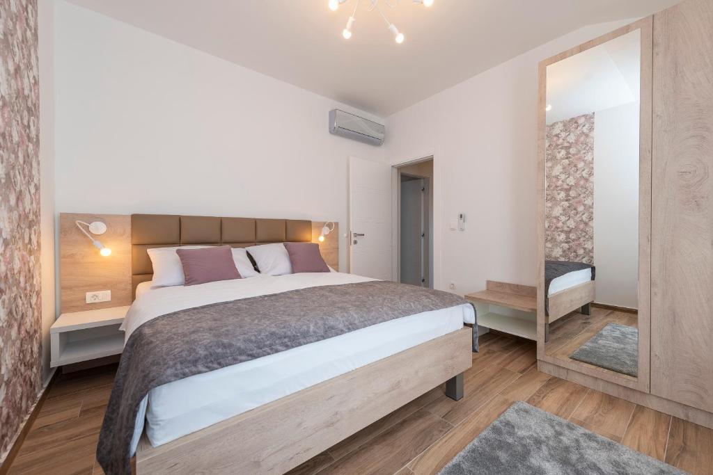 Luxury Apartments - La Vir 1 & 2 Kültér fotó