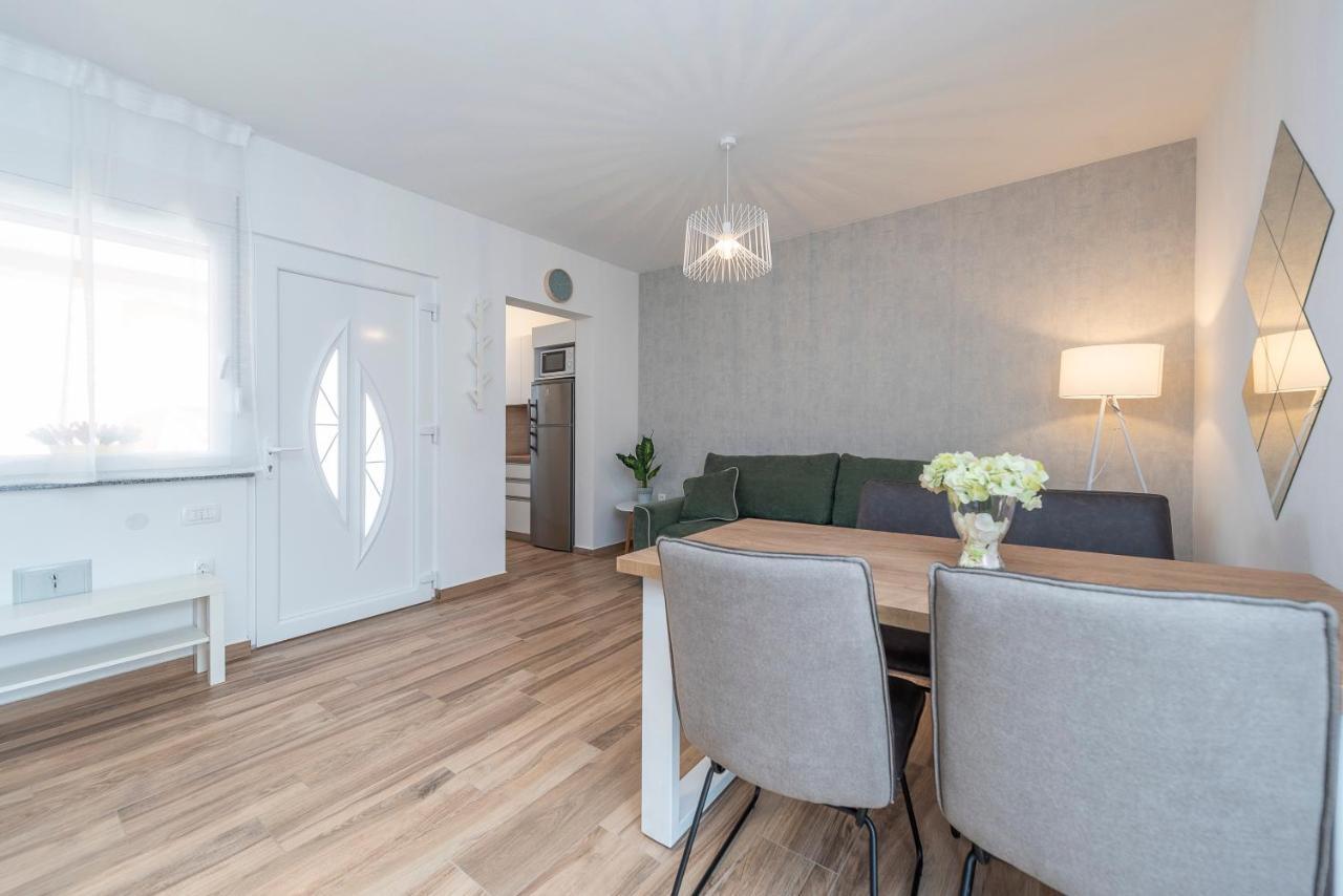 Luxury Apartments - La Vir 1 & 2 Kültér fotó